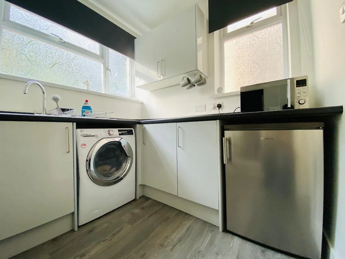 Holiday home Emerald Living, 4 Bedrooms In The Heart Of Swansea! United Kingdom