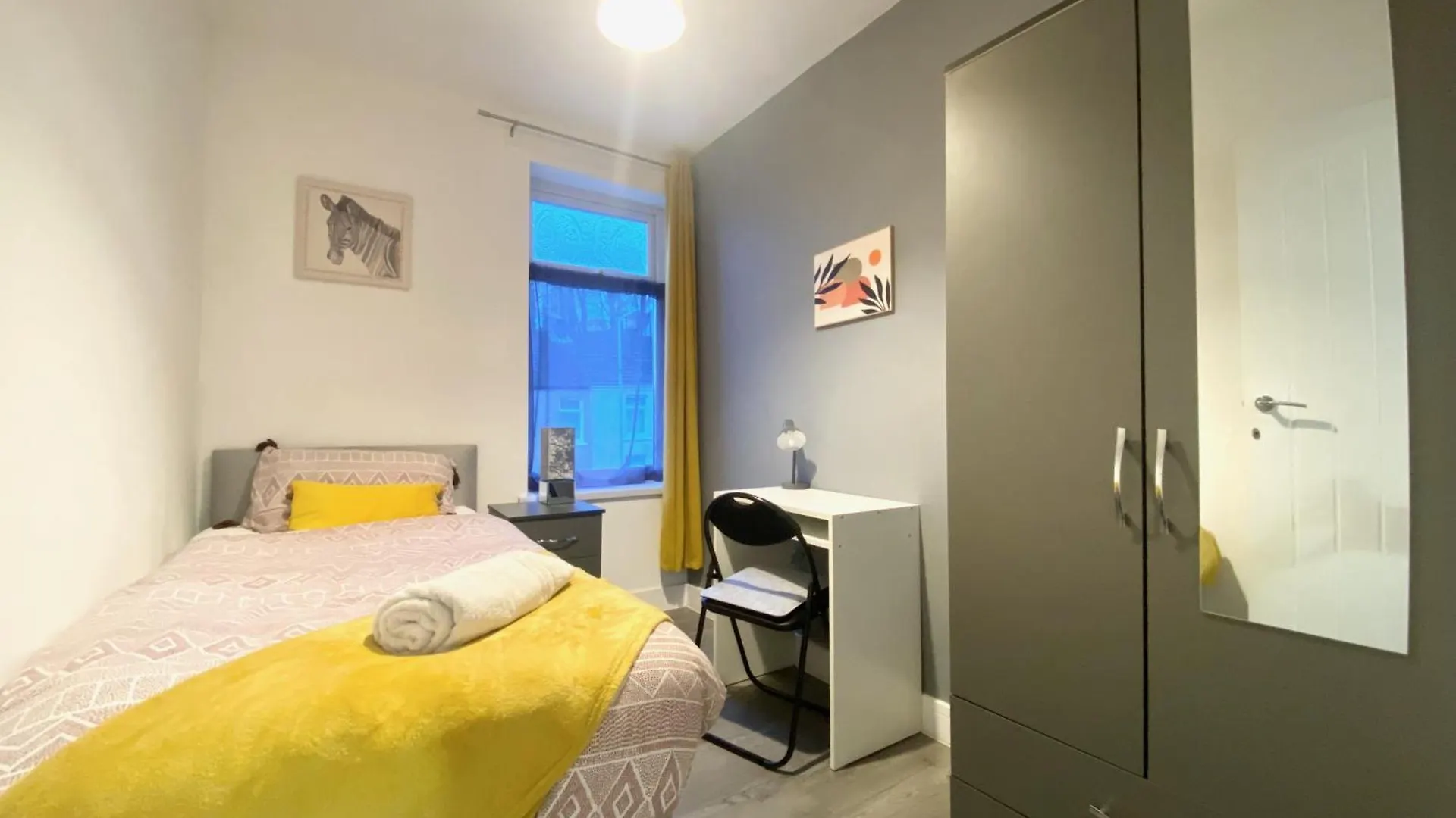 Holiday home Emerald Living, 4 Bedrooms In The Heart Of Swansea!