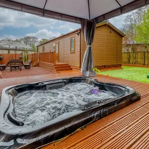  Apartment Family Luxury Retreat With Hot Tub United Kingdom